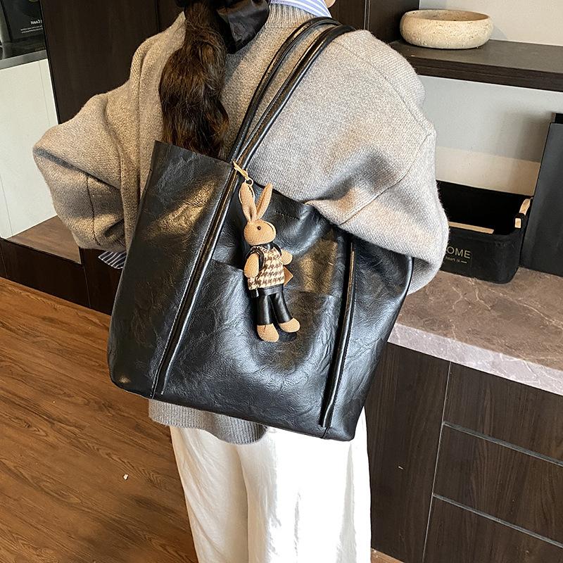 Сумка в стиле ретро премиум-класса женская осенне-зимняя 2025 популярная текстура универсальная наплечная сумка большой вместимости тоут большая сумка