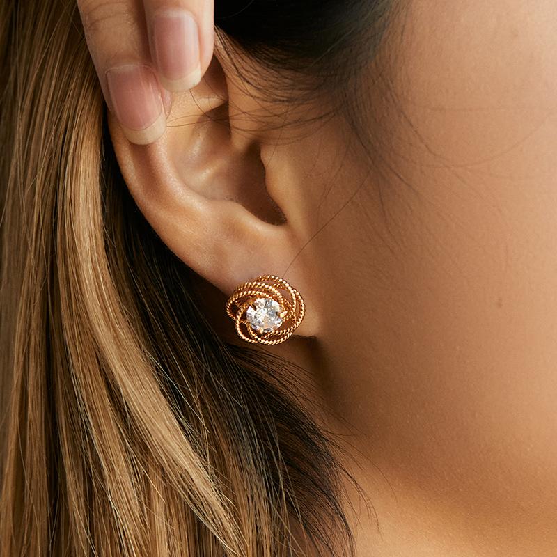 Minimalist Small Flower Shape Niche Zircon Geometric Winding Stud Earrings