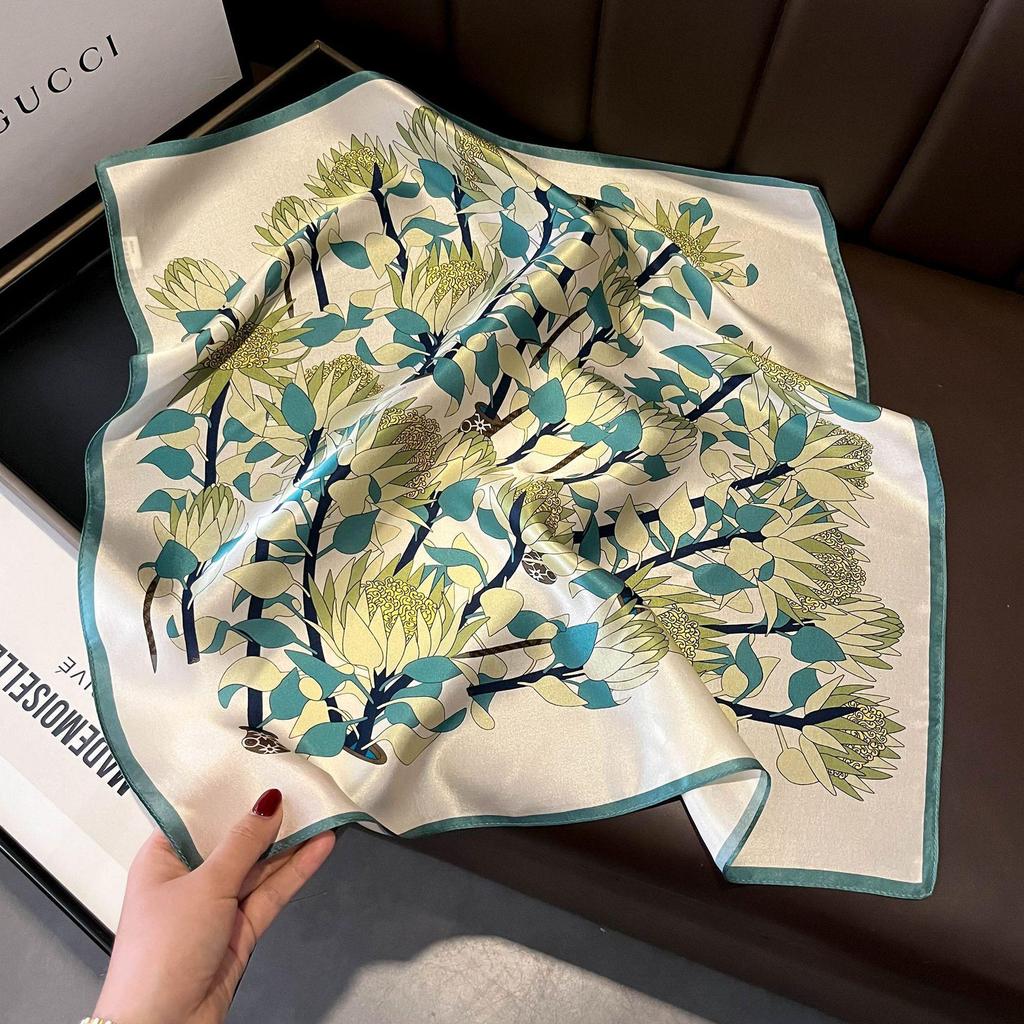 Hangzhou 100% Mulberry Silk Floral Lotus Women's Scarf, 53cm Square Shawl