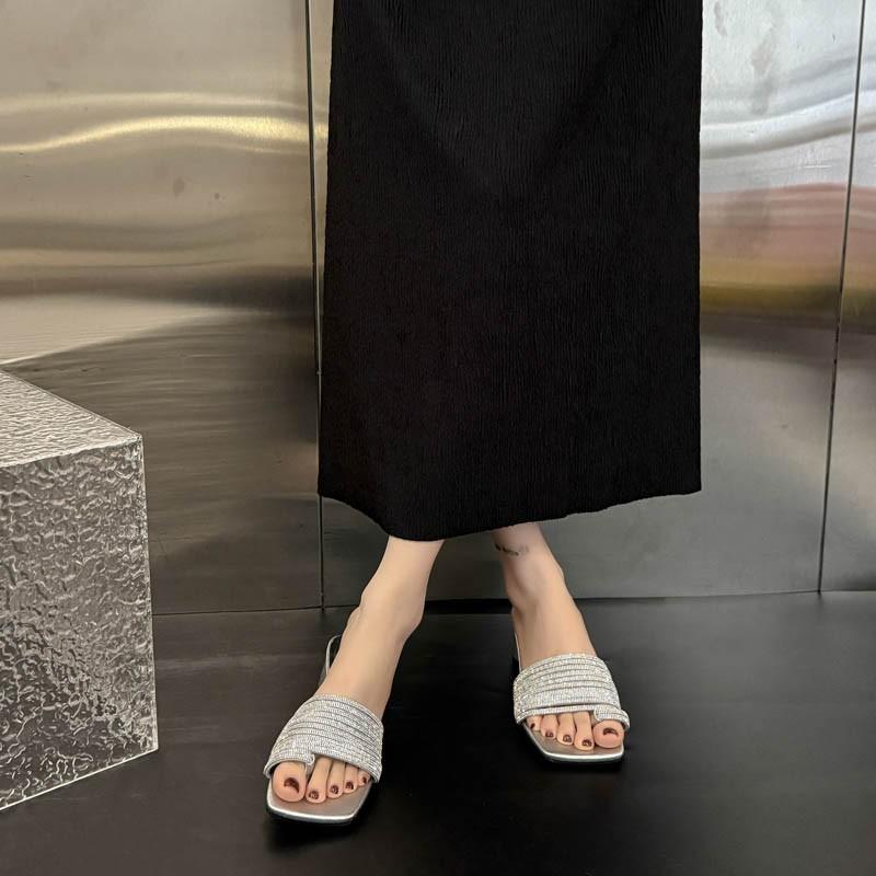 Красивый темперамент изысканное слово из стразов с крутыми шлепанцами летняя обувь средний каблук высокий каблук шлепанцы квадратный носок сандалии