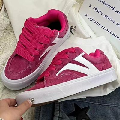 2024 2024 Черные толстые кроссовки на шнуровке Весенние кроссовки для скейтбординга для женщин Повседневные кроссовки Женские уличные туфли на платформе Вулканизированные туфли