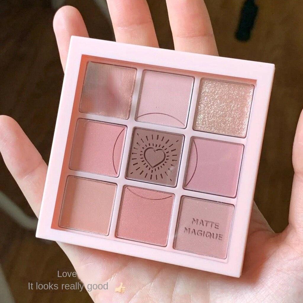 Nine Color Eyeshadow Tray Pearl Flash Matte Ground Color Contouring Tray Lasting Waterproof and Sweat Resistant Student Cosmetics Beauty Products