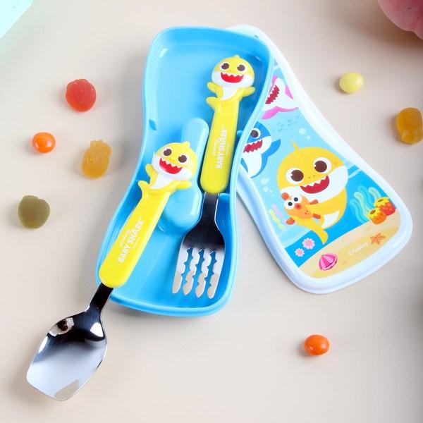 Izoum Infant Baby Shark 3D Spoon Fork Case Set, Mixed Colors, Spoon + Fork + Case