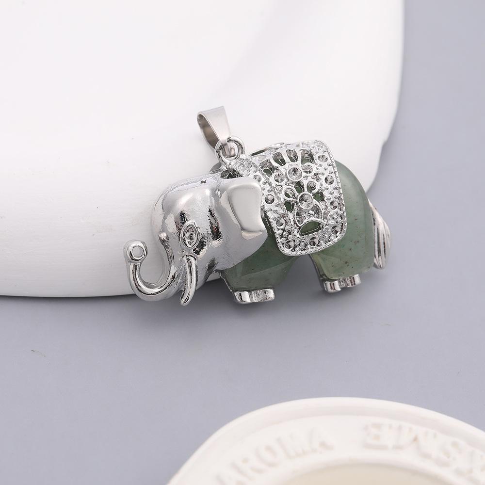 European American Natural Crystal Elephant Pendant Fashion Fresh Versatile Jewelry Accessory Natural Stone Key Pendant