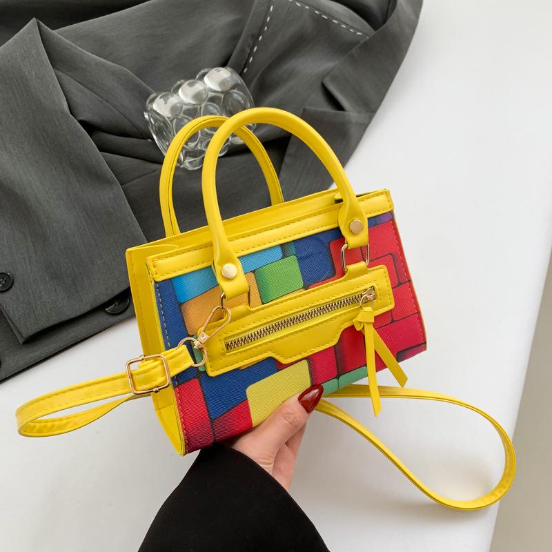 Новая летняя контрастная цветная простая и модная ручная сумка через плечо, маленькая квадратная сумка, повседневная сумка через плечо