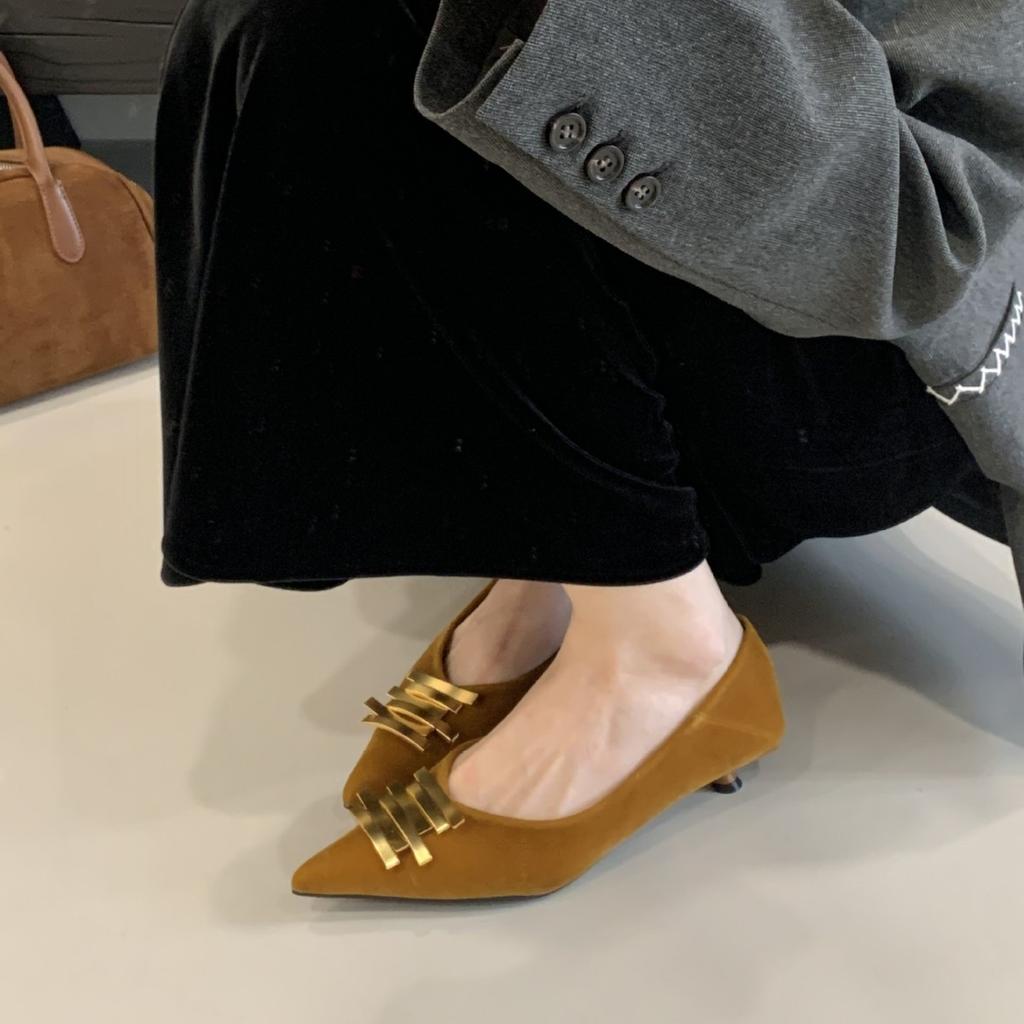 2025 New Pointed Dwarf Cat with Shallow Mouth Metal Buckle Versatile Professional Commuter Work Women's Single Shoes