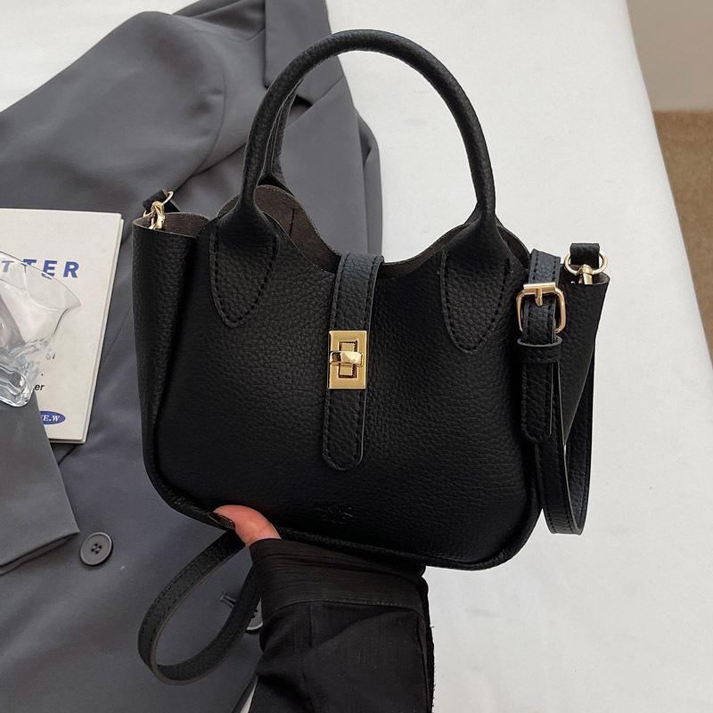 Передовой sense of foreign style маленькая сумка женская 2025 новая мода универсальная сумка-мессенджер популярная сумочка сумка-ведро