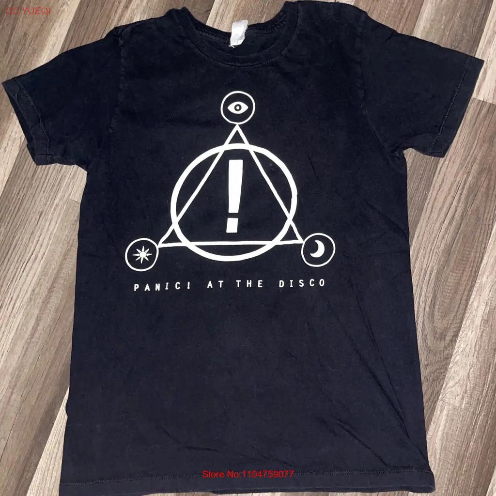 Винтажная футболка Panic At The Disco Размер Medium 18x27 Черная винтажная стиранная мужская уличная одежда с принтом Повседневная унисекс Слегка дышащая