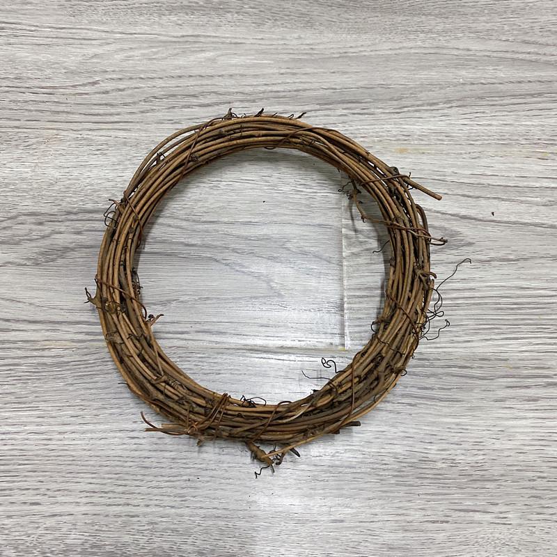 Natural Dried Pine Cones for Christmas Tree Decoration, Photography Props, Floral Wreaths, and Bouquets.