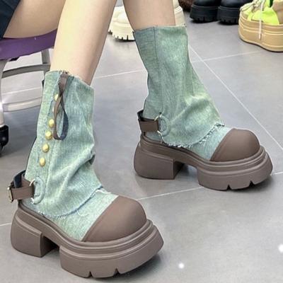 Мода 2024 года. Новые женские ковбойские сапоги на толстой подошве с плоской подошвой. Зимняя мода. Готическая мода. Модные короткие мотоциклетные сапоги.