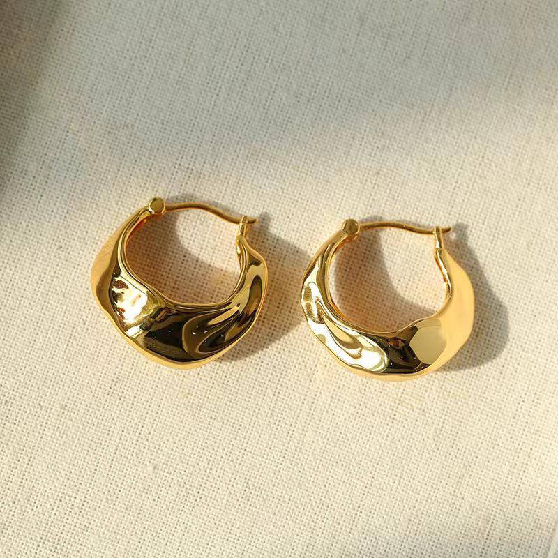 Разноцветные металлические серьги блогера: Уникальная форма, простой дизайн ниши высокого класса с серебряными гвоздиками 925 пробы.