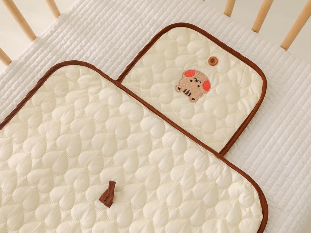 Korean Portable Foldable Cute Embroidered Baby Incontinence Pad