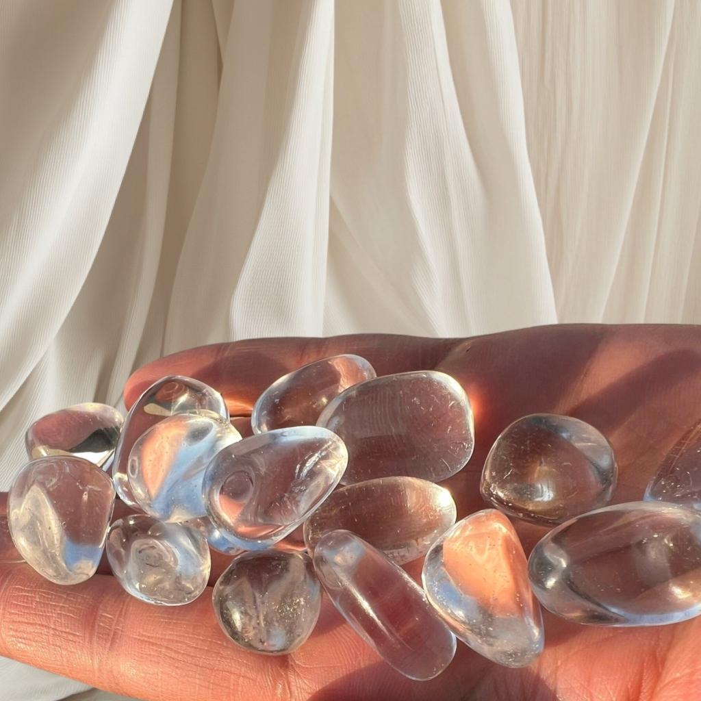 Лот россыпных камней, полированный кристаллический кварц, натуральные кристаллические камни, лечебный драгоценный кварц, лот драгоценных камней.