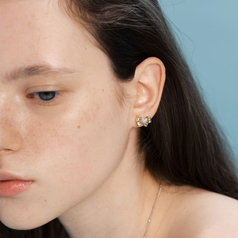 VINTAGE HOLLYWOOD Tiny Ribbon Earrings_VH2412EA001M