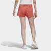 adidas Originals Шорты повседневные Trace Scarlet Женские Средние FM2612