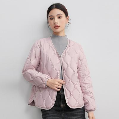 Белый утиный пух легкий и тонкий внутренник с пуховой подкладкой женский 2025 зимняя мода V-образный вырез капюшон темперамент повседневный теплый топ