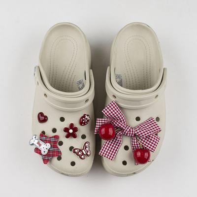 1 Набор DIY Украшения для обуви Sanrio Hello Kitty Бантик Красная серия Шармы для обуви Набор для клогов и сандалий Рождественские подарки