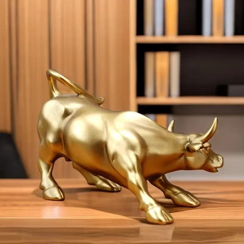 Wall Street Bull Figurine Stock Market Mascot Golden OX Statue Resin Art Crafts Animal Sculpture for Living Room Home Decoration