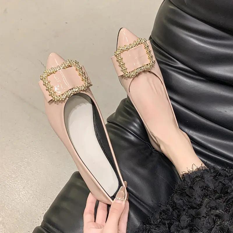 Мода с кристаллами Слипоны Острый носок Бриллиант Сексуальные женские балетки Стразы Натуральная Марка Предложение Скидка 39 Летняя 2025 Обувь для женщин