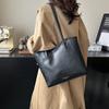 Korean Version Handbag Women's 2025 New Fashion Versatile High-end Tote Bag Light Casual Simple Shoulder Bag