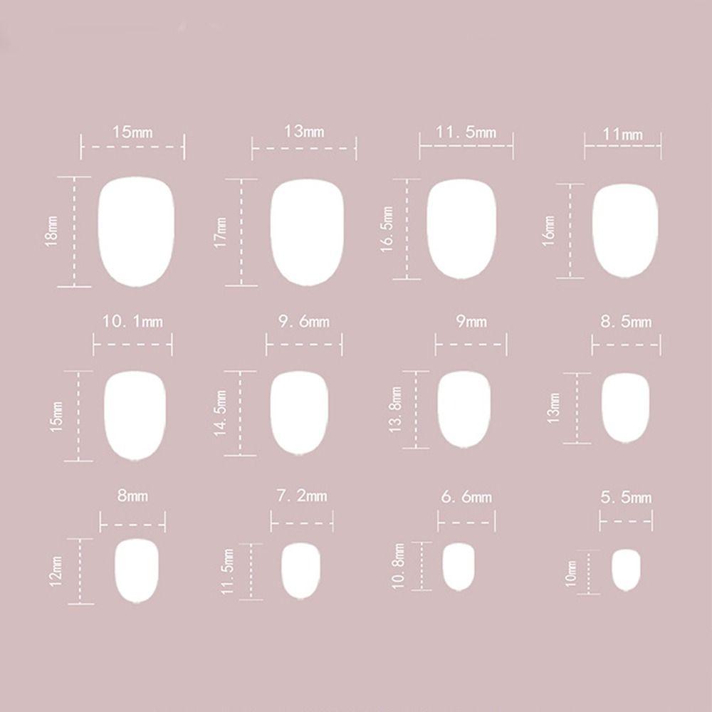 Французские накладные ногти. Градиентные кончики ногтей. Маникюрный пресс на ногтях для женщин.