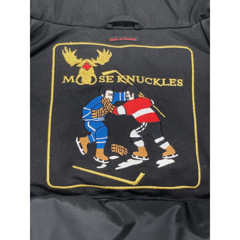 Moose Knuckles Черная куртка LITTLE RAPIDS BOMBER с капюшоном из меха, пуховик, куртка, размер S, черная, б/у