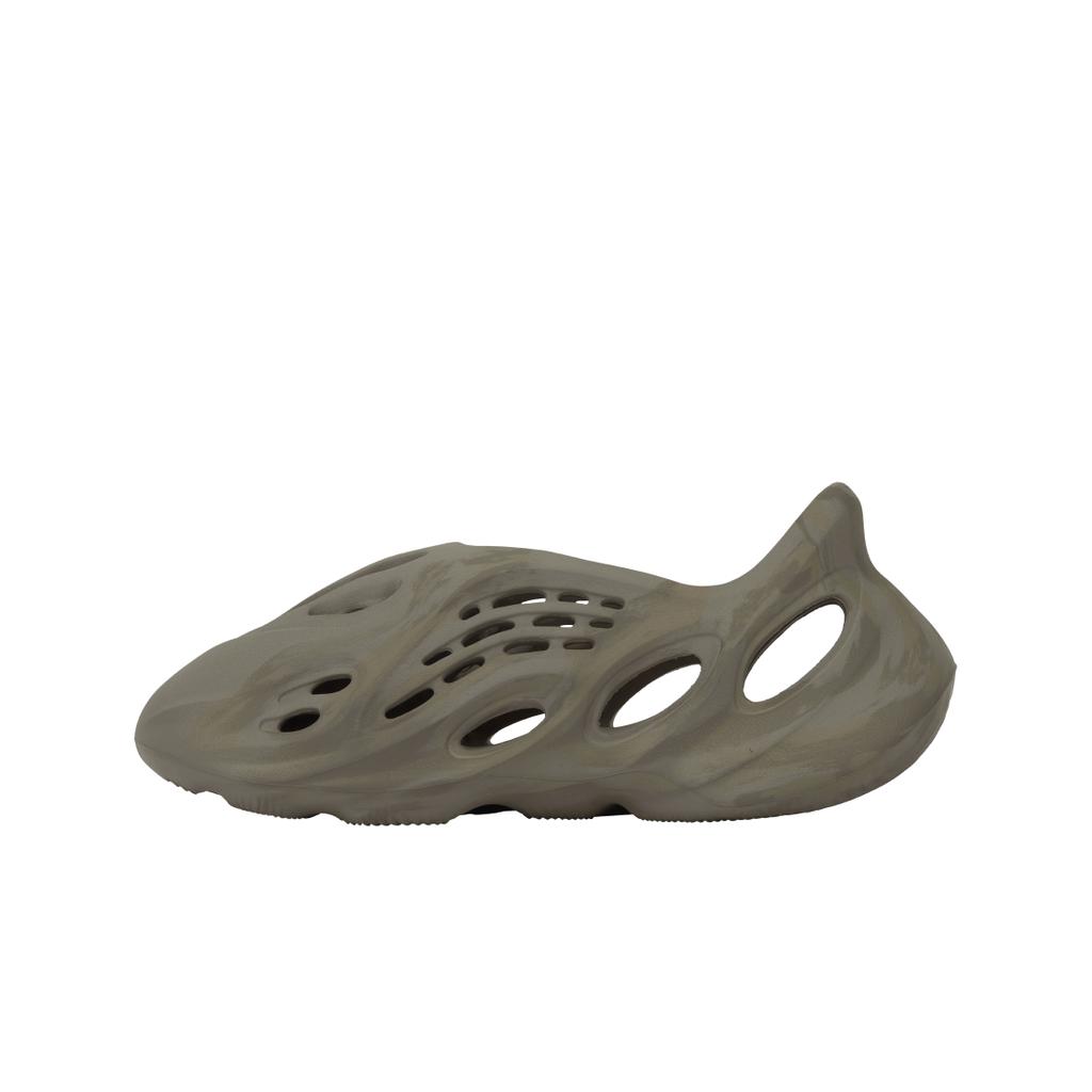 adidas Кроссовки унисекс Yeezy Foam Runner Stone Sage Зеленые GX4472
