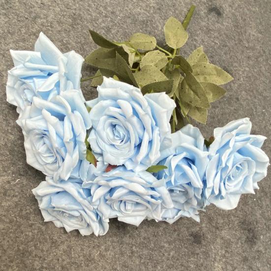 Прочный искусственный букет роз, тонкое мастерство, простое в уходе украшение