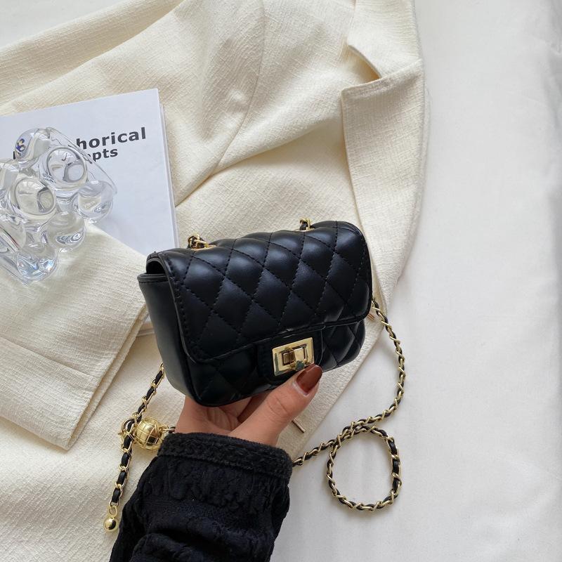 This year's trendy diamond embroidered thread small square bag women's 2025 summer new trendy foreign style fashion chain messenger bag