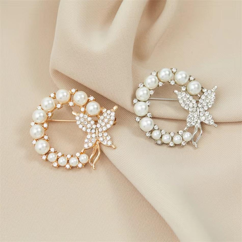1 Pcs Fashion Pearl and Rhinestone Brooches for Women Baroque Trendy Butterfly Pins Clothes Accessories Wedding Gifts