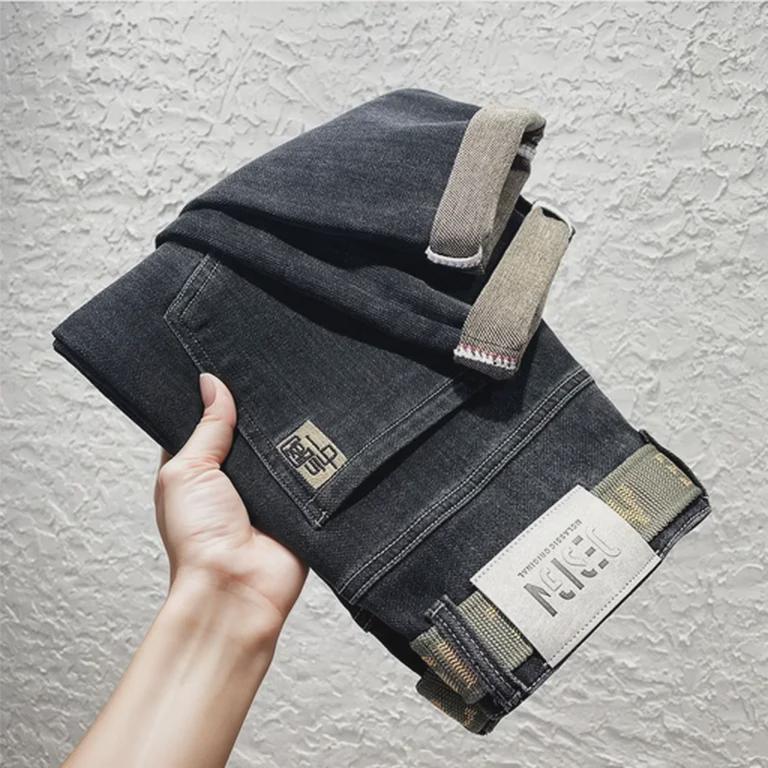 Весна 2023 г. Мужские облегающие джинсы с вышивкой и эластичной отделкой