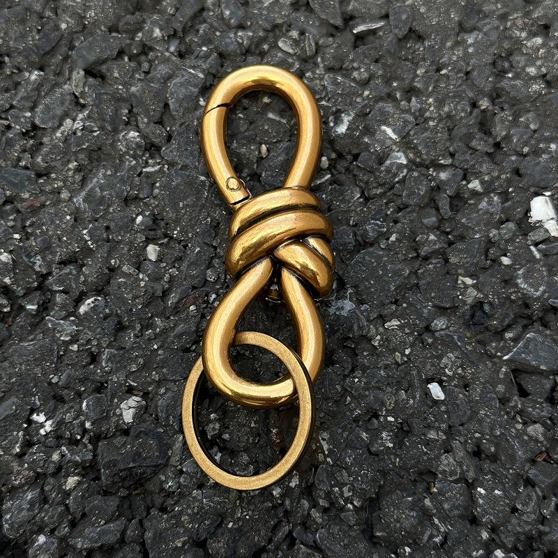 Брелок-подвеска Ainsworth Star с металлическим карабином-украшением