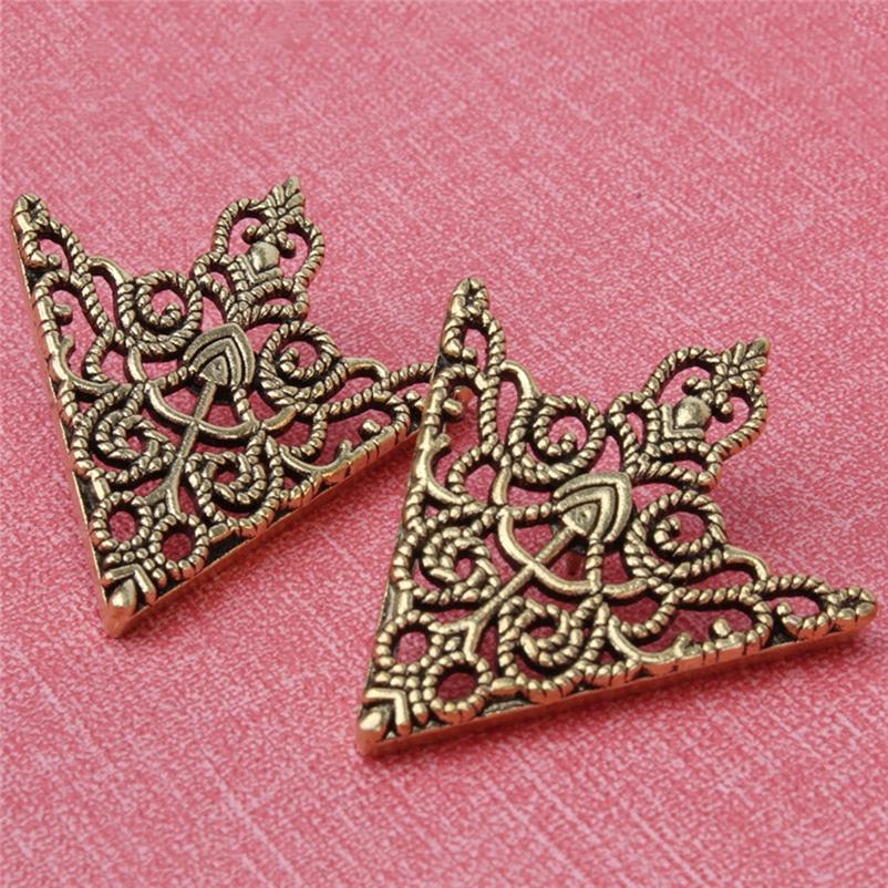Women Crown Hollow Pattern Collar Buckle Vintage Collar Corner Collar Clip