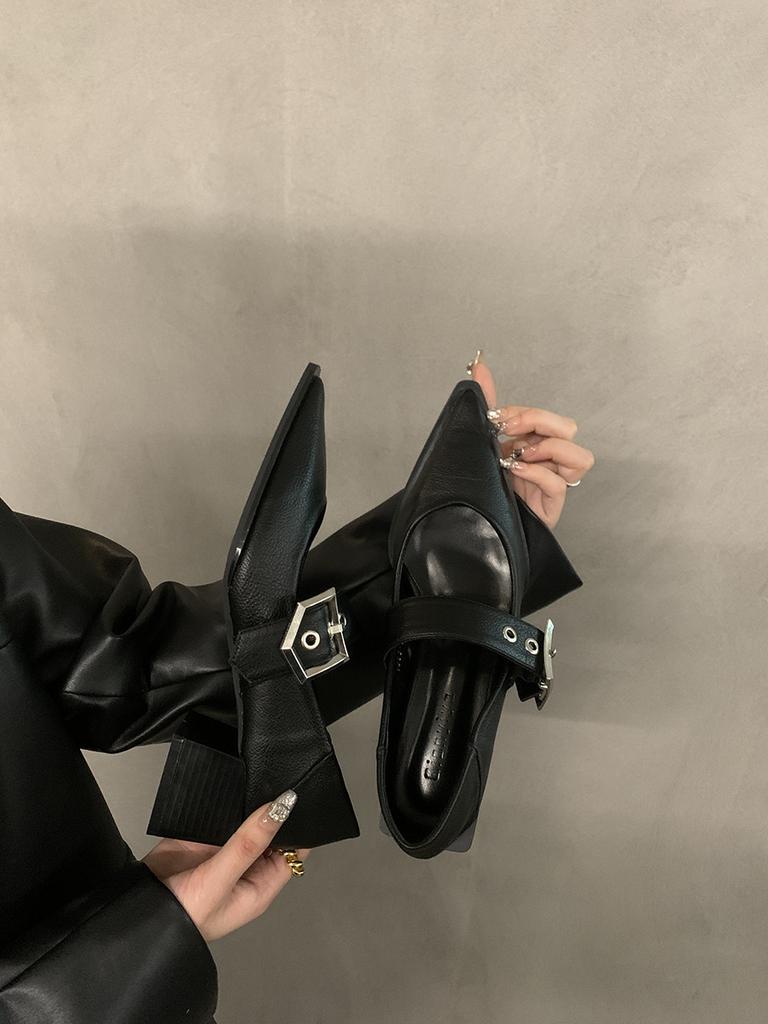 Модные ретро туфли Мэри Джейн с острым носком из маленькой кожи для женщин 2024 осень и зима новая корейская версия лоферов на массивном каблуке