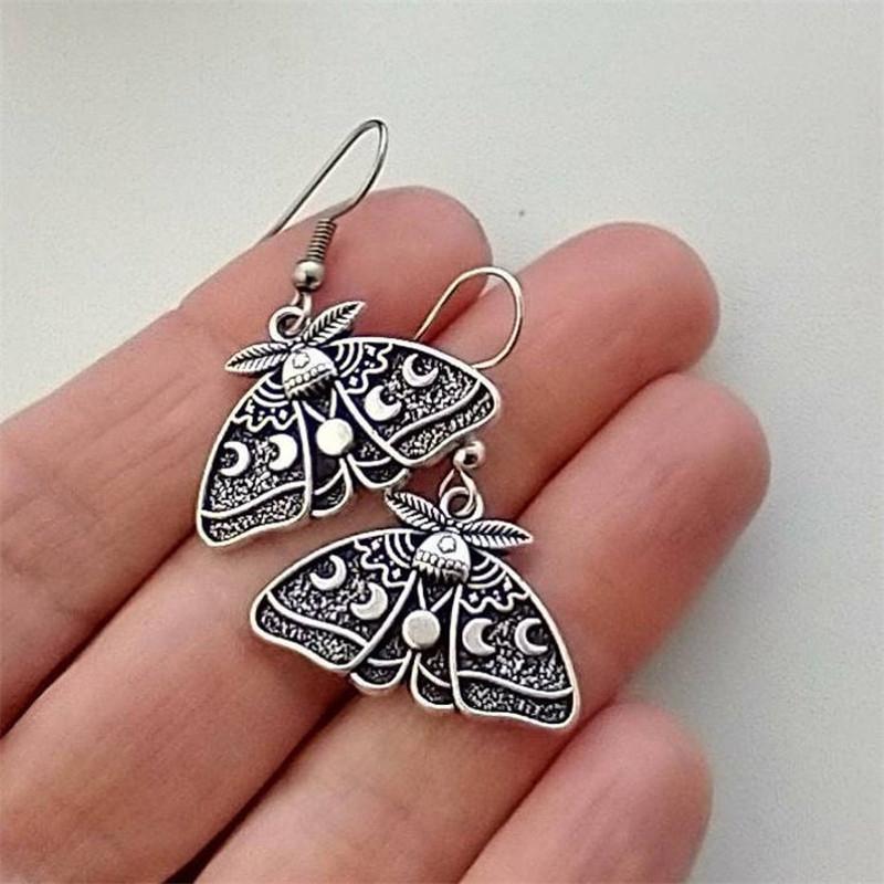 Vintage Gothic Moth Pendant Earrings For Women Men Ethnic Style Fashion Creative Ear Hook Jewelry Gift