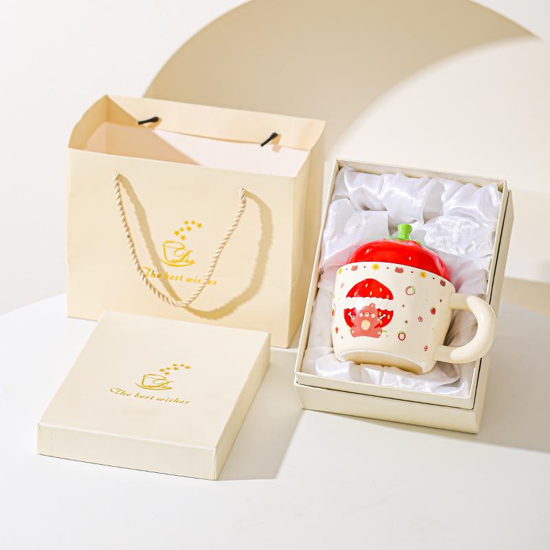 Керамическая чашка с крышкой «Клубничный медведь» для девочек, подарочная чашка для дома, кружка, высококачественная, для пары, для молока, для завтрака