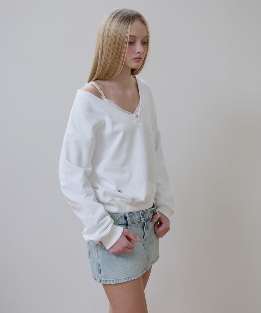 Rosefranz Deep V-Neck Sweatshirt [Ivory]