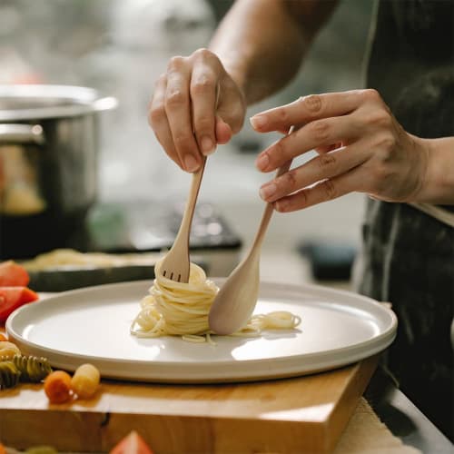 YFWOOD 4-Piece Wooden Cutlery Set, 22.5cm Long, Lightweight Dinner Spoon and Fork Set for Soup, Curry, Salad, Commuting, and Lunchboxes