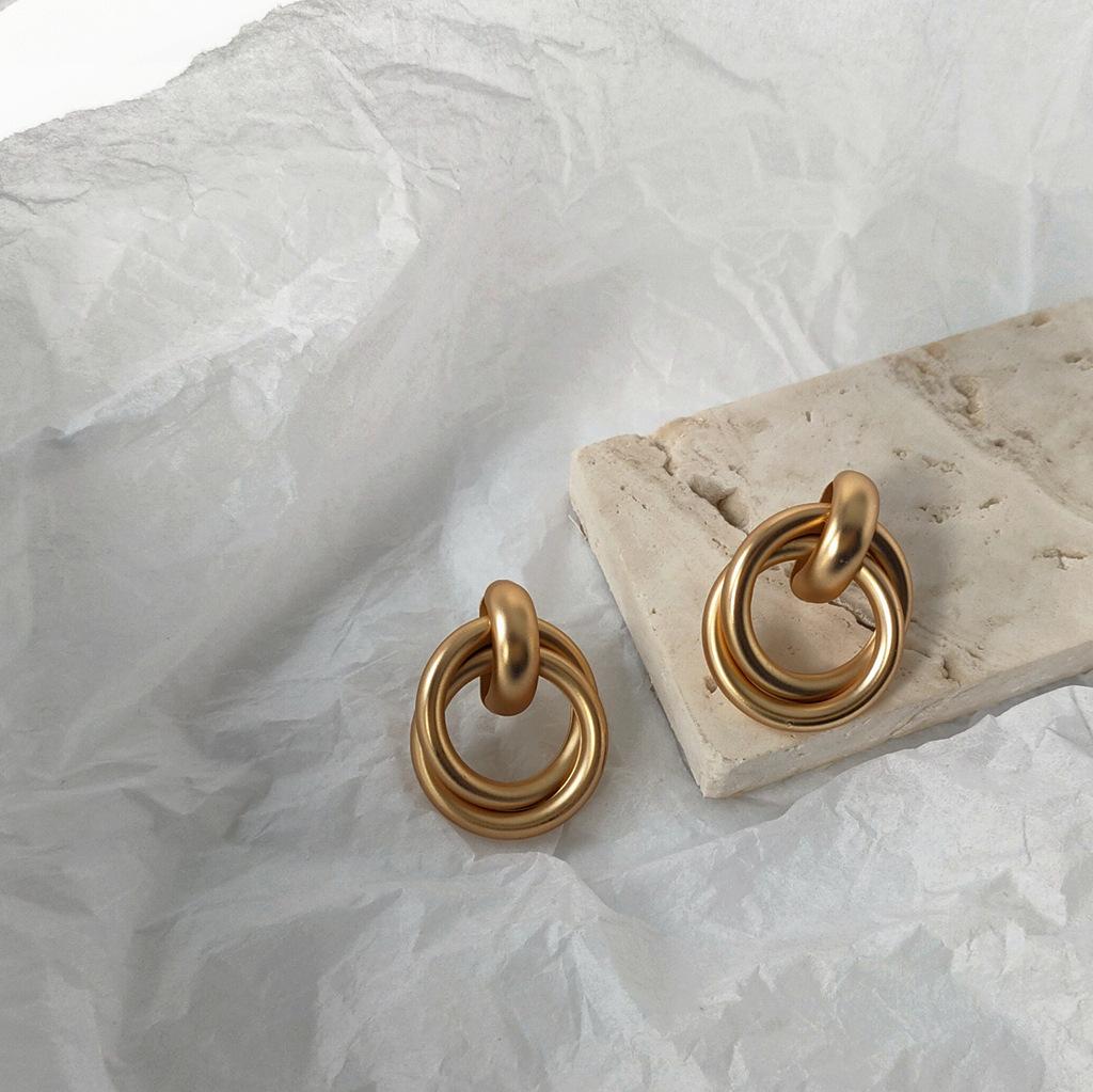 Серьги @матовая S-игла корейские простые геометрические серьги-узелки ins модные пусеты серьги в холодном стиле