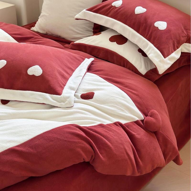 Комплект постельного белья из 4 предметов COMOLIVING Romantic Red Heart