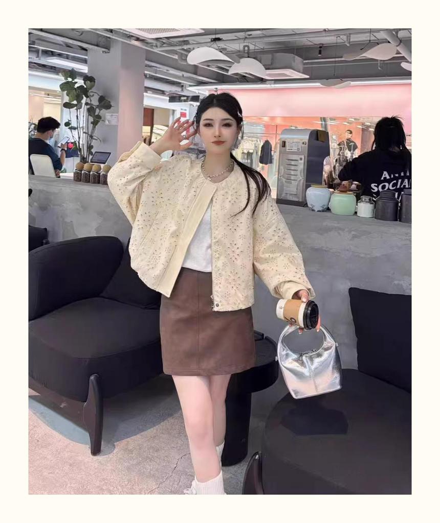 Women's Korean-Style Hollow Embroidery Spring Jacket 2025: High-End, Versatile, Slimming, Loose-Fit, Fashionable Top.