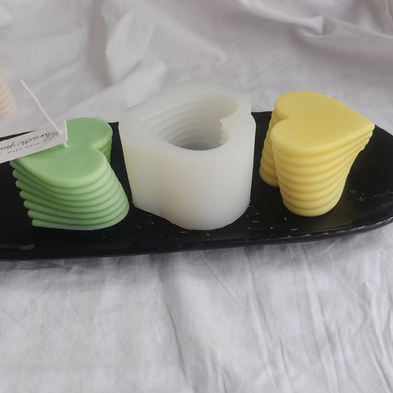 1PC 3D DIY Rotating Love Candles Mold Stacking Heart Shaped Aromatic Candle Decoration Silicone Mold