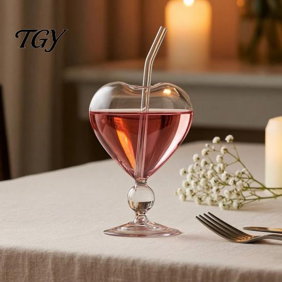 Professional Bartending Glassware Heart Shaped Cocktail Glass, 220ml Clear Goblet with Straw, Elegant Sophisticated Wine Glasses for Dates Cold Drink