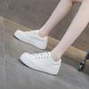 Осенние кожаные спортивные маленькие белые туфли женские новые повседневные модные универсальные с круглым носком на толстой подошве с внутренней платформой туфли-хлебушки