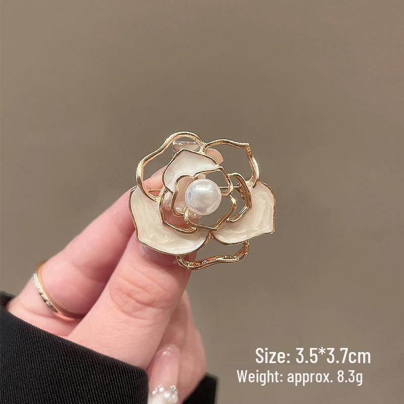 Exquisite Butterfly & Rose Camellia Brooch - Elegant Flower Corsage for Women's Suit Coats