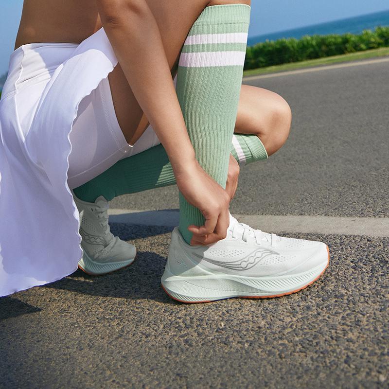 SAUCONY Mirage Flow Lightweight Cushioning Training Running Shoes Women Sneaker White Lavender Silver S18214-1