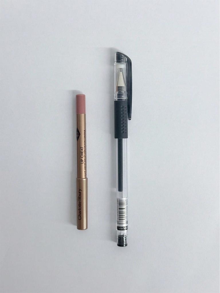 Charlotte Tilbury Карандаш для губ Lip Cheat Liner Pencil Оттенок Pillow Talk 0,8 г / 0,02 унции