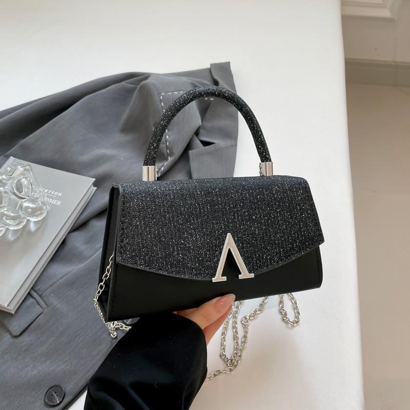 Letter V Fashionable Decoration With Glossy Material Women Chain Crossbody Bag