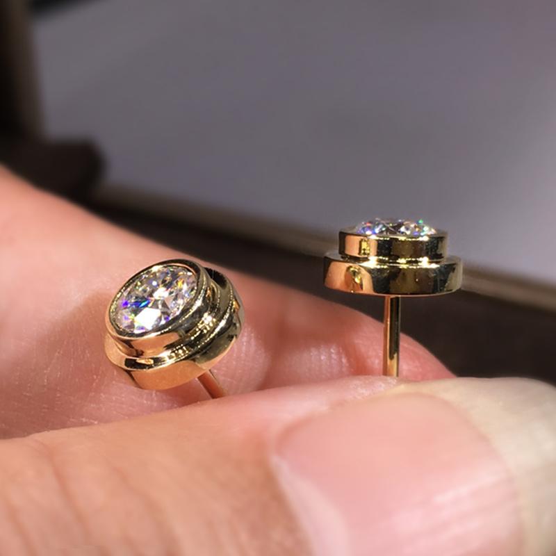 Серьги-гвоздики Huitan Contracted Design, женские повседневные аксессуары, золотые блестящие циркониевые серьги-гвоздики для женщин