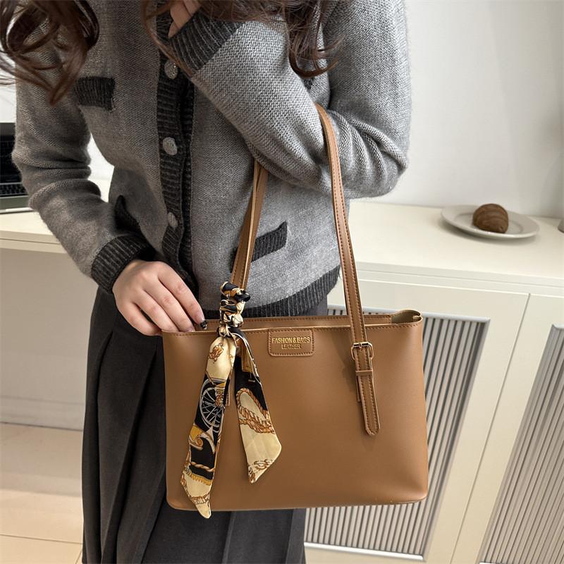 Chic And Elegant Large Capacity Pu Tote Bag For Women Perfect For Daily Commute